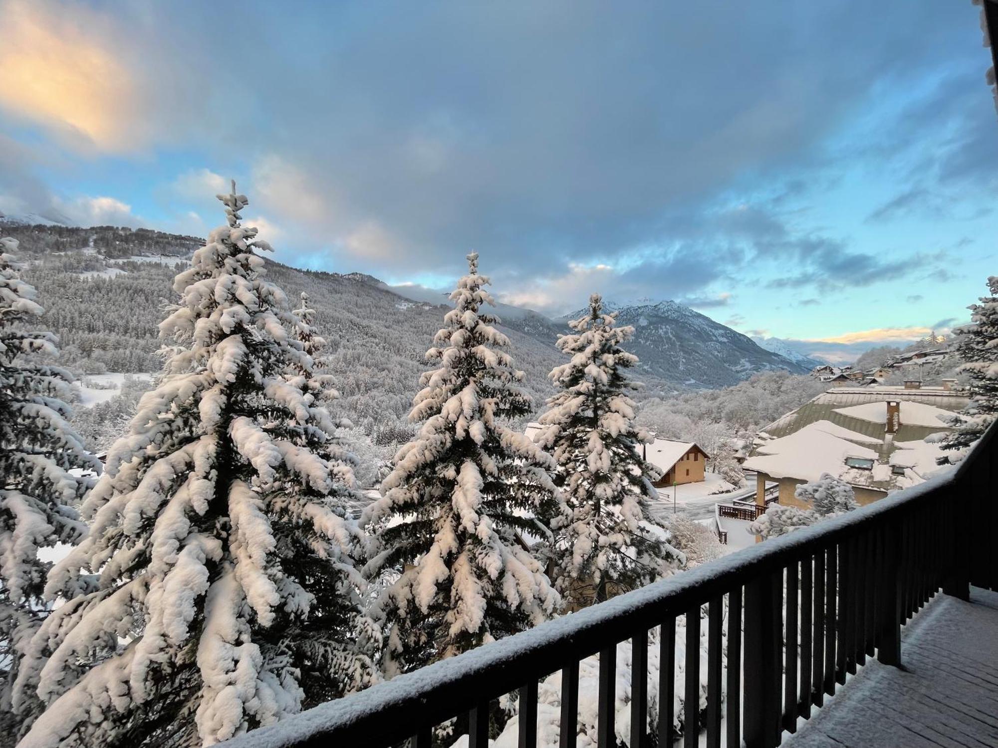 Serre Chevalier Studio 30 M2 Coin Montagne A 8 Minutes Des Pistes Saint Chaffrey Bagian luar foto
